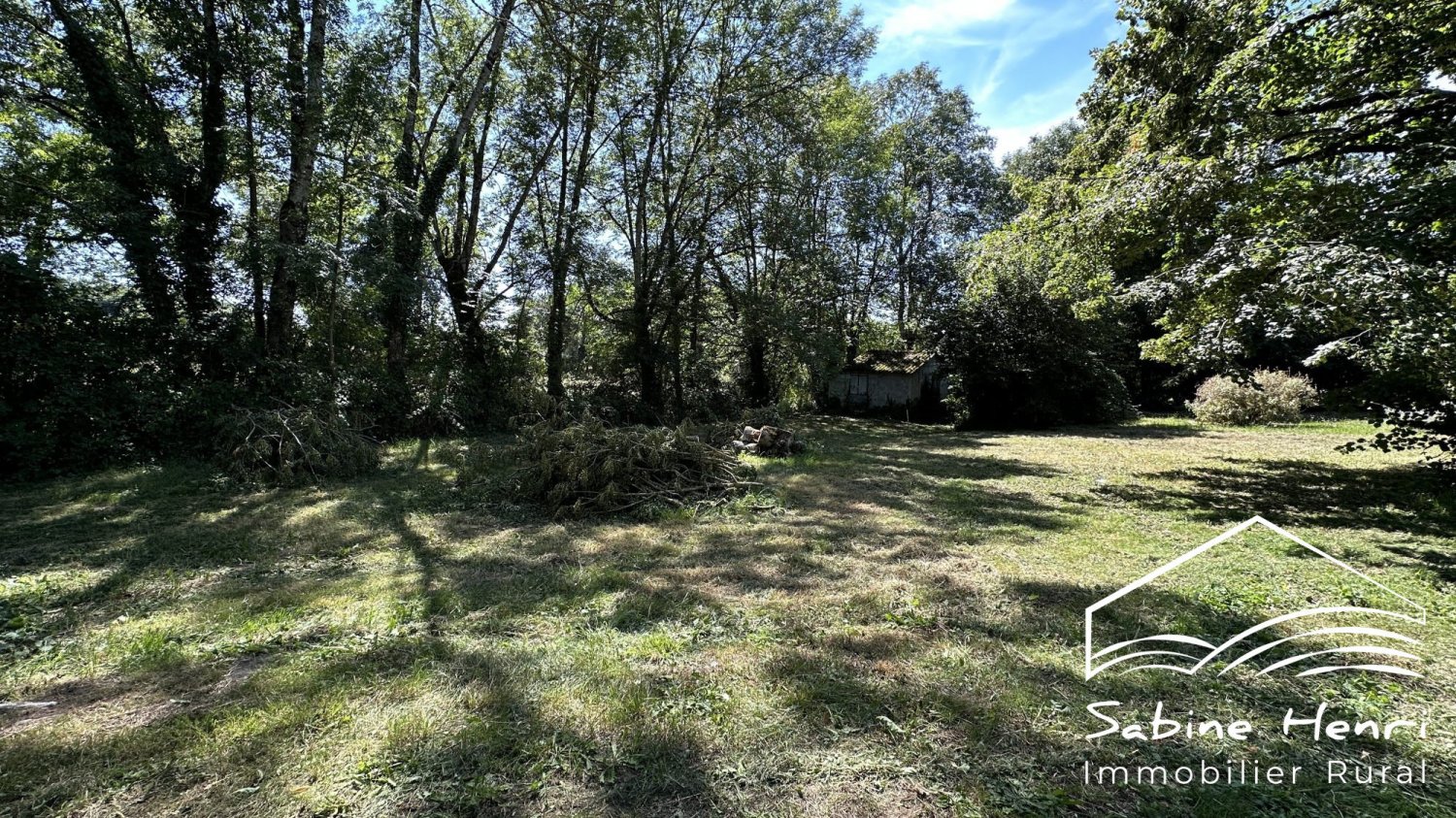  Land in Saint-Jean-de-Marcel, France No. 106389