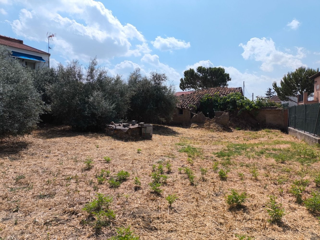 824m² Land in Ribatejada, Spain No. 157750