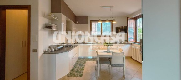 2 bedrooms Villa in Fenegrò, Italy No. 270413 17