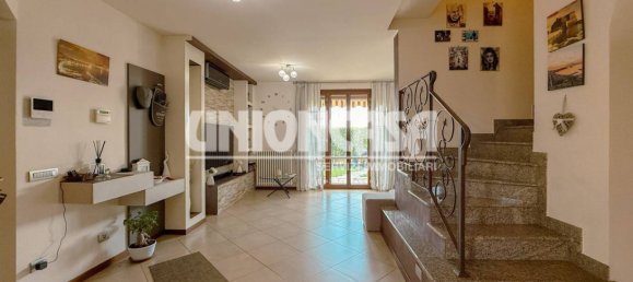 2 bedrooms Villa in Fenegrò, Italy No. 270413 15