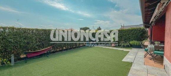 2 bedrooms Villa in Fenegrò, Italy No. 270413 7