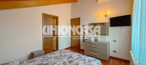 2 bedrooms Villa in Fenegrò, Italy No. 270413 27