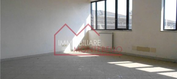 Almacén en Capannori, Italy 1800 m² No. 166646 6