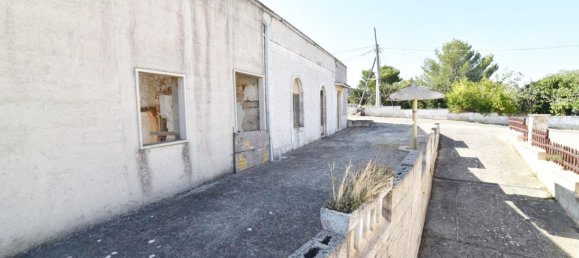 4 rooms House in Cisternino, Italy No. 41114 48