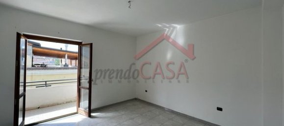 5 rooms Apartment in Vibo Valentia, Italy No. 186627 4