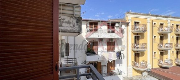 5 rooms Apartment in Vibo Valentia, Italy No. 186627 31