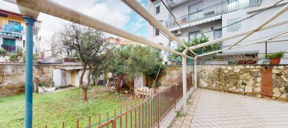 2-salle Appartement à Arzano, Italy No. 22066 3