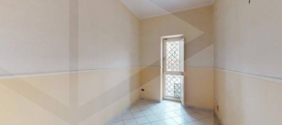 2-salle Appartement à Arzano, Italy No. 22066 12