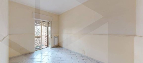 2-salle Appartement à Arzano, Italy No. 22066 18