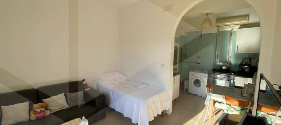 2-salle Appartement à Bari, Italy No. 18300 8