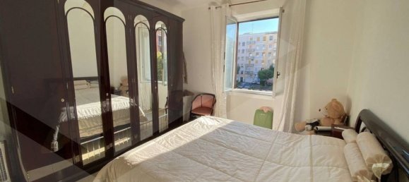 2-salle Appartement à Bari, Italy No. 18300 17