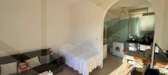 2-salle Appartement à Bari, Italy No. 18300 6