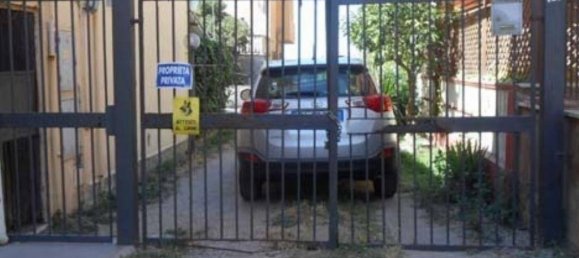 Gewerbliche Immobilie in Pomezia, Italy 111m², Nr. 99996 16