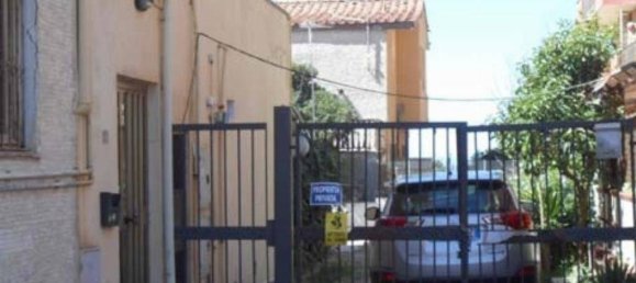 Gewerbliche Immobilie in Pomezia, Italy 111m², Nr. 99996 10