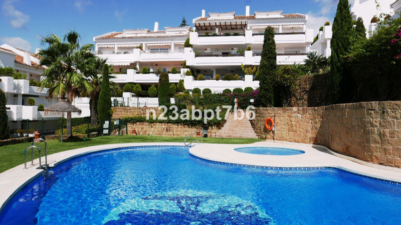 Apartamento de 3 dormitorios en Marbella, Spain No. 66285