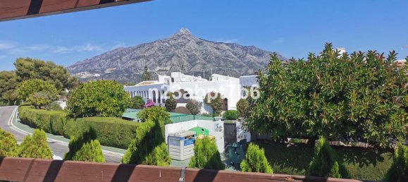 Apartamento de 3 dormitorios en Marbella, Spain No. 66285 4