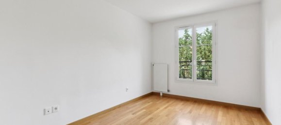 3 bedrooms Apartment in Le Plessis-Trevise, France No. 325914 4