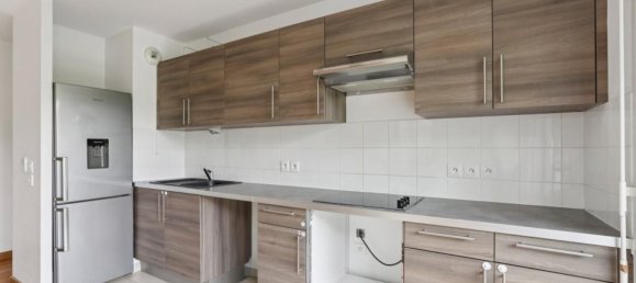 3 bedrooms Apartment in Le Plessis-Trevise, France No. 325914 2