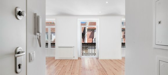 3 bedrooms Apartment in Lisbon, Portugal No. 134750 2