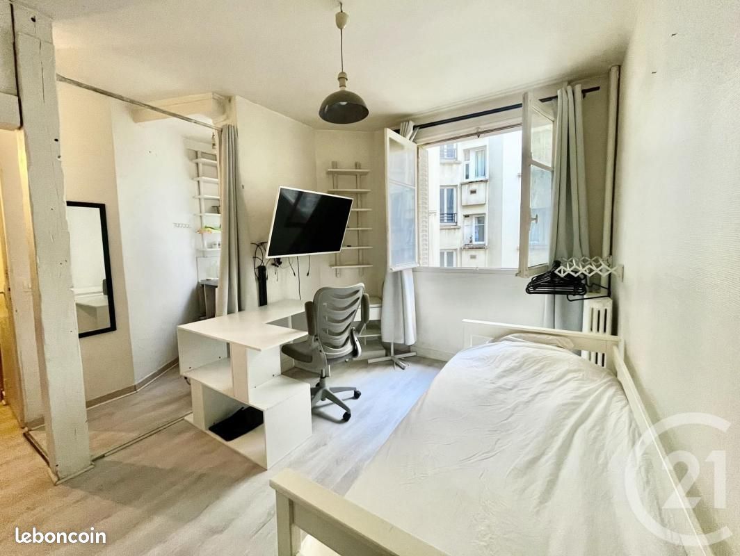 Studio in Boulogne-Billancourt, France No. 151617