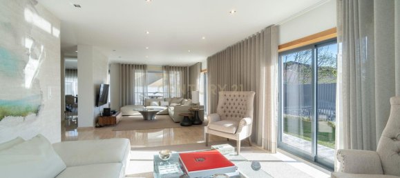 4 bedrooms Villa in Cascais, Portugal No. 137640 15