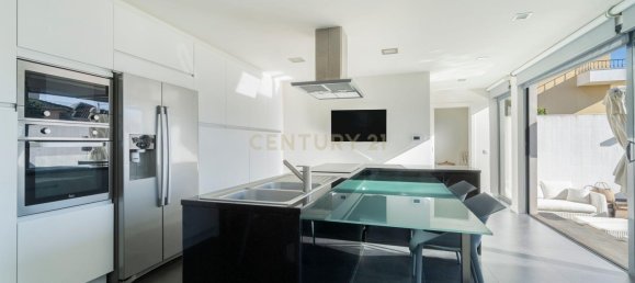 4 bedrooms Villa in Cascais, Portugal No. 137640 19
