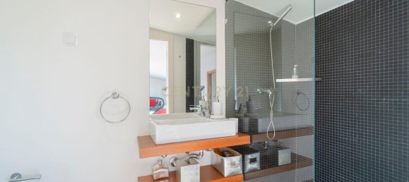 4 bedrooms Villa in Cascais, Portugal No. 137640 32