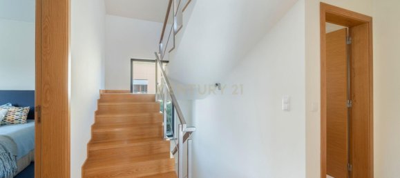 4 bedrooms Villa in Cascais, Portugal No. 137640 20