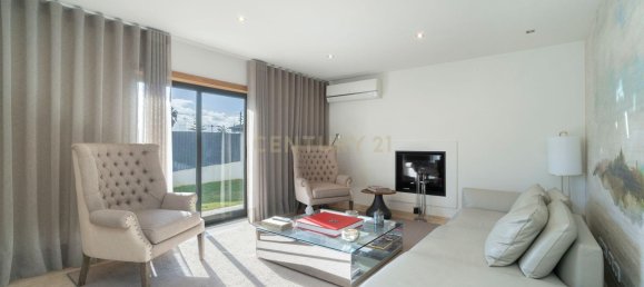 4 bedrooms Villa in Cascais, Portugal No. 137640 13