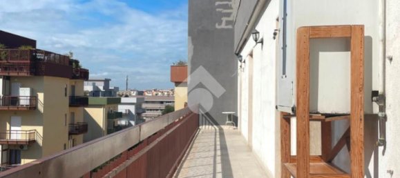 Квартира с 3 спальнями в Трани, Италия № 134418 27