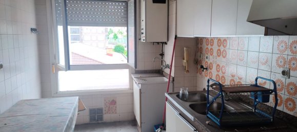 3 bedrooms Apartment in Oviedo, Spain No. 166397 2