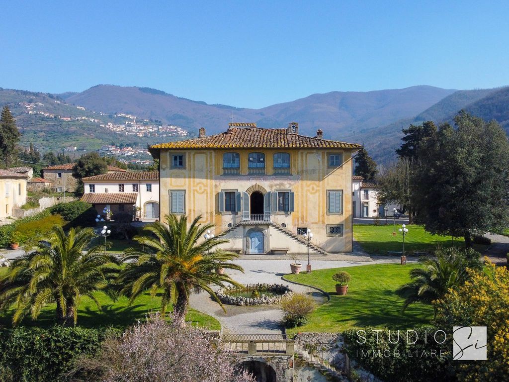 15 bedrooms Villa in Montale, Italy No. 296902