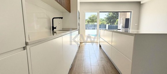 4 bedrooms House in Seixal, Portugal No. 58093 6