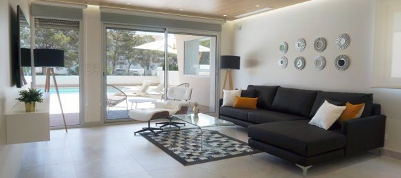 4 غرف نوم فيلا في Alicante, Spain رقم 14503 4