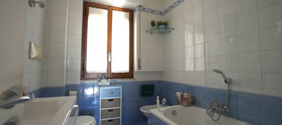 5-Zimmer Wohnung in Naples, Italy, Nr. 263641 3
