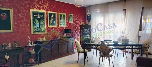 Apartamento de 3 habitaciónes en Giulianova, Italy No. 210754 4