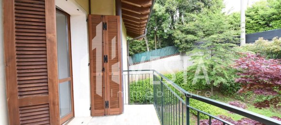 2 Schlafzimmer Wohnung in Merate, Italy, Nr. 365531 10