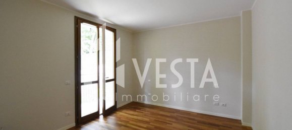 2 Schlafzimmer Wohnung in Merate, Italy, Nr. 365531 2