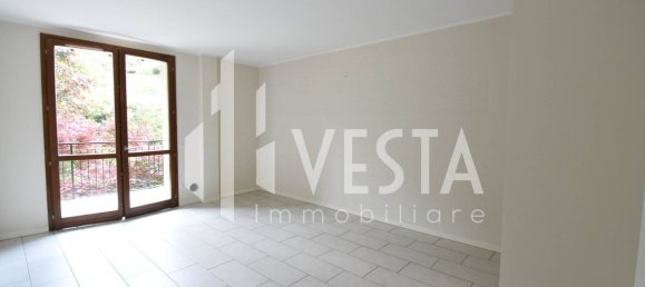 2 Schlafzimmer Wohnung in Merate, Italy, Nr. 365531 4