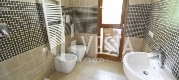 2 Schlafzimmer Wohnung in Merate, Italy, Nr. 365531 9