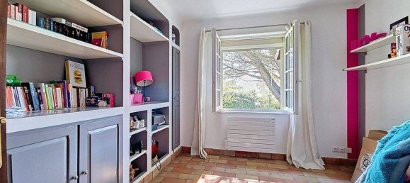 3 bedrooms House in Vienne, France No. 191548 10