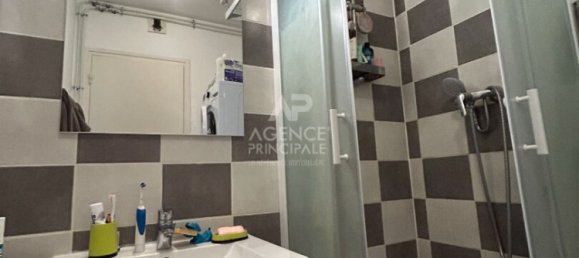 3 bedrooms Apartment in Poissy, France No. 182194 9