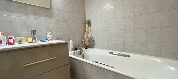 3 bedrooms Apartment in Poissy, France No. 182194 8