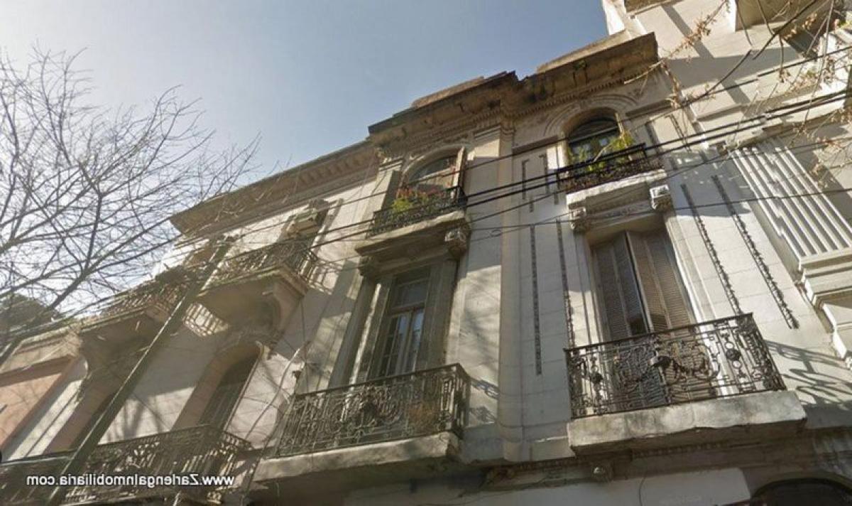 Apartamento de 3 dormitorios en Buenos Aires, Argentina No. 85297
