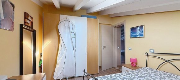 4 rooms House in San Martino dall'Argine, Italy No. 5078 21