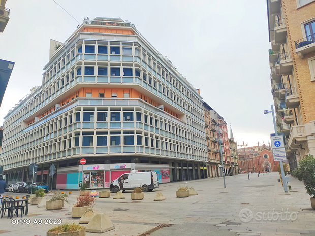 5 rooms Commercial property in Turin, Italy No. 292257