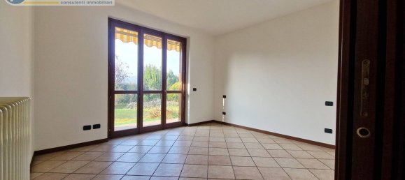 3-salle Appartement à Como, Italy No. 94459 8