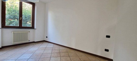 3-salle Appartement à Como, Italy No. 94459 11