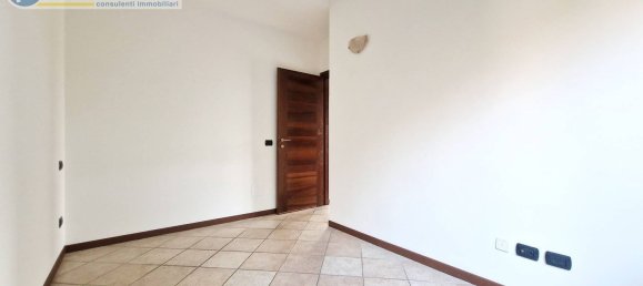 3-salle Appartement à Como, Italy No. 94459 12