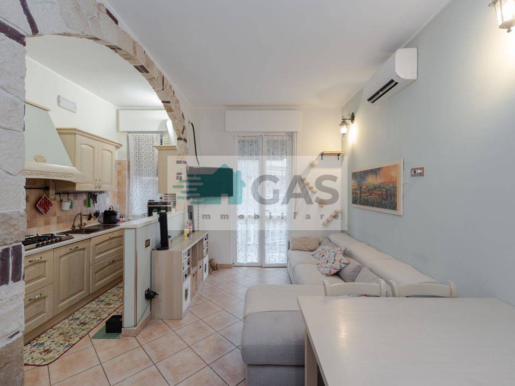 Apartamento de 2 dormitorios en Monza, Italy No. 372423